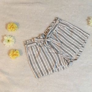 Striped shorts 🌷🌷
